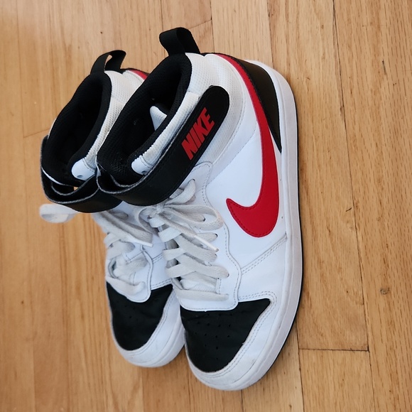 Nike Court Borough Mid 2, size 5Y, white/black/university red - Picture 2 of 16